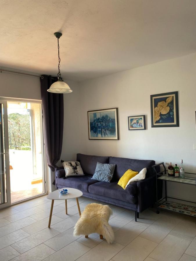 Apartamento Beautiful Island House Ugljan Exterior foto